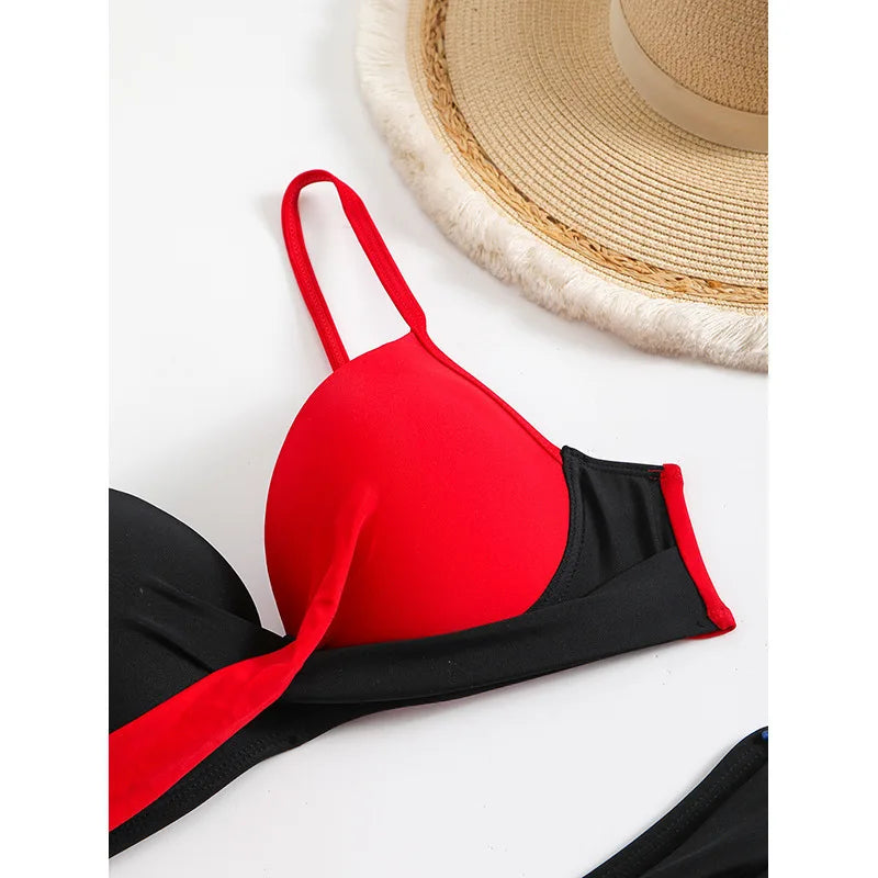 Bikini Deux Pièces Sexy 2026 – Imprimé Pois & Blocs de Couleur | Plage, Vacances & Sources Chaudes